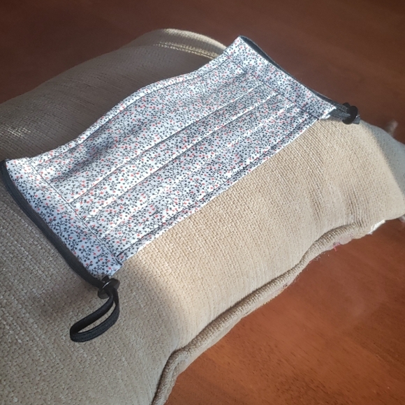 Hand made face masks - Picture 8 of 9